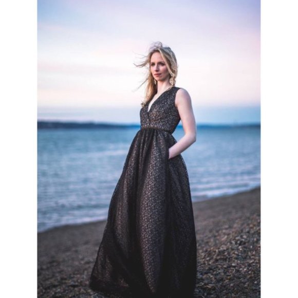 Monique Lhuillier Dresses & Skirts - $998 ML MONIQUE LHUILLIER Black V-Neck Lace Ball Gown 0 XS Cinderella Cutout